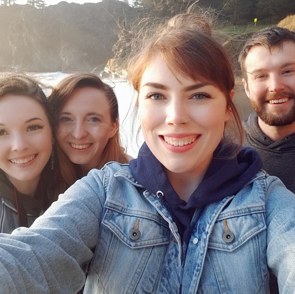 Meet your Posher, Kylee - Picture 3 of 3